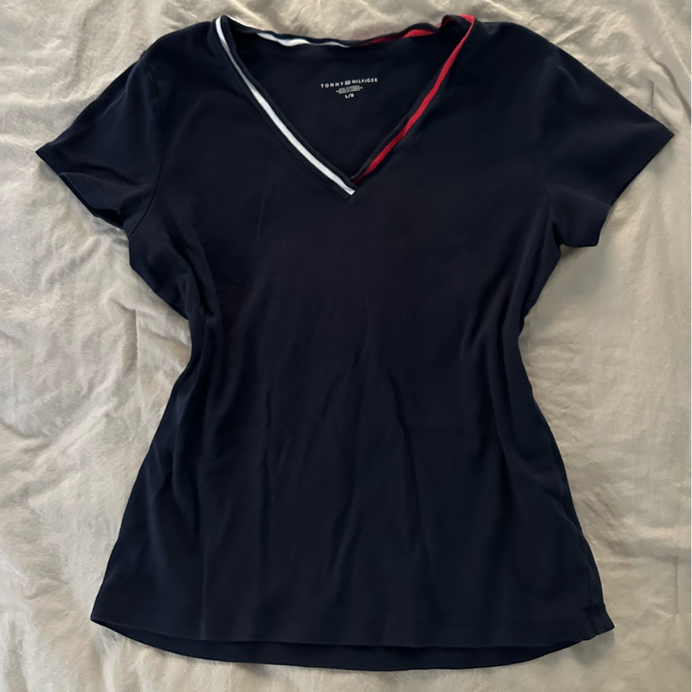 Tommy Hilfiger v neck